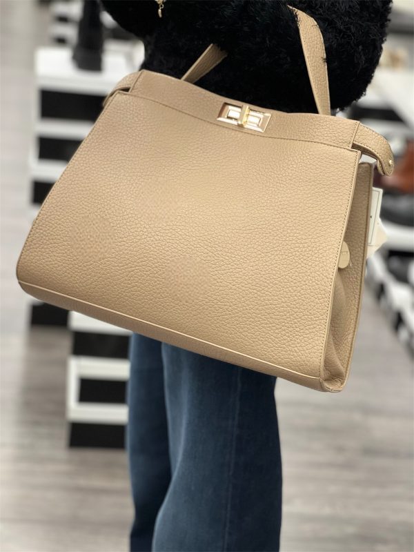 BORSA KSC70395