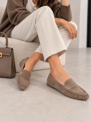 Mocassino donna con dettaglio frangia e cuciture artigianali
